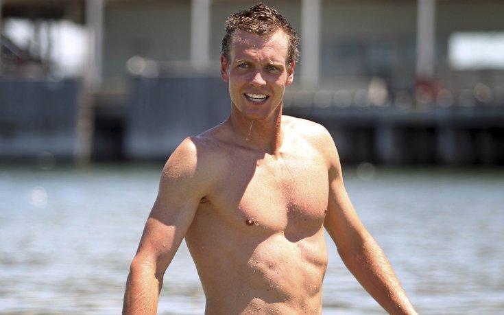 СНИМКИ: Сърдиткото Бердих се усмихна... на плажа