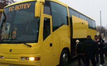 Шампионът на Армения хареса вратаря на Ботев Пловдив