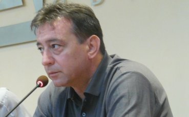 Сръбският специалист Желко Лукаич е фаворит за нов старши треньор