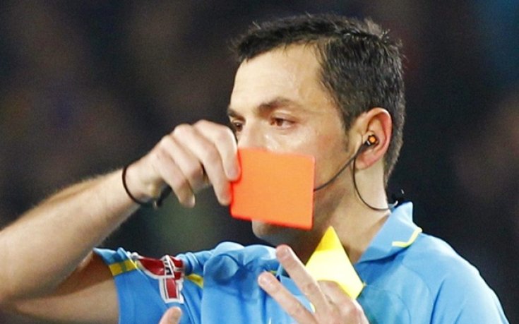 Моу към съдията: Стани артист