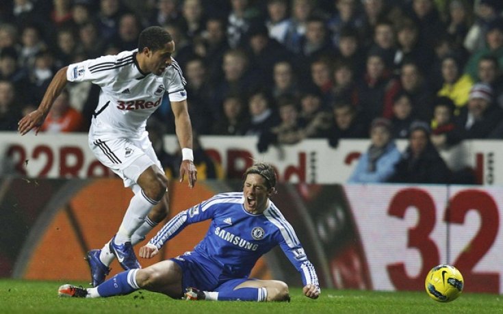 Челси уби шансовете си за титлата, Ливърпул и Тотнъм биха убедително