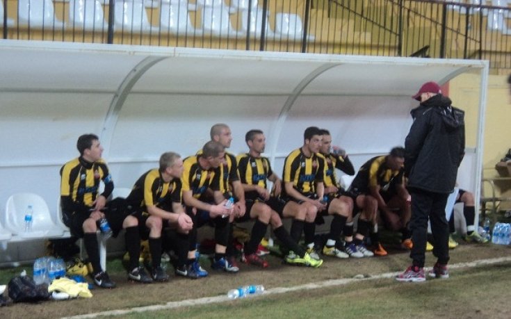 Първи контузен в Ботев, канарите тренират в порой и градушка