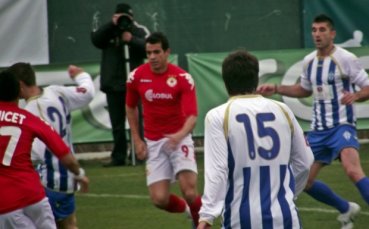 Трансфер на Динамо Б решава съдбата на Платини в ЦСКА