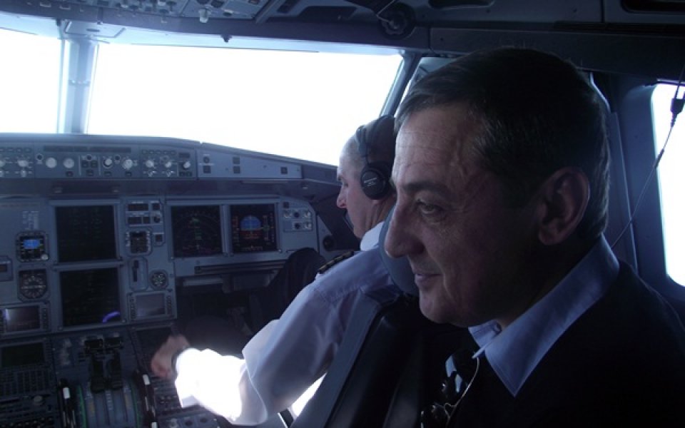 Борисов кара самолета на ЦСКА до Либия