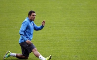 Барса продава Адриано в Байерн или Юве