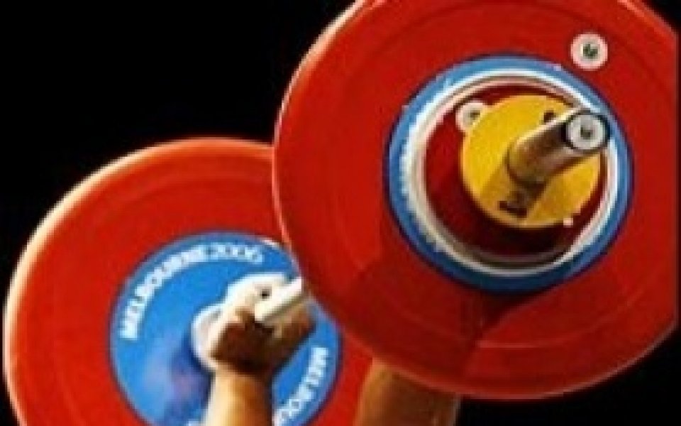 Стоян Енев спечели бронзов медал на Европейското по вдигане на тежести