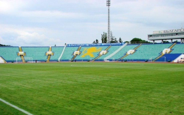 Елица Тодорова и 50 деца пеят в подкрепа на Стенли, търсят помощ за озвучаването