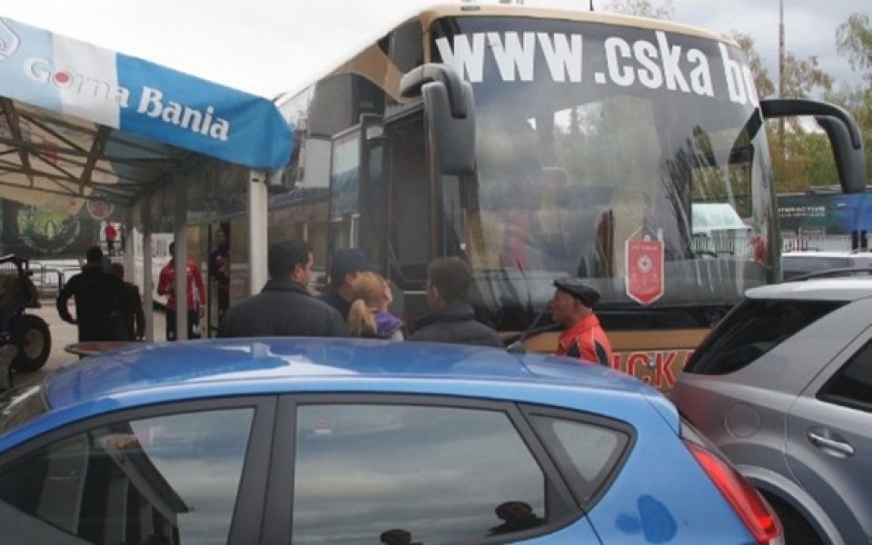 ВИДЕО: Жената на Меси скочи на голмайстора на ЦСКА