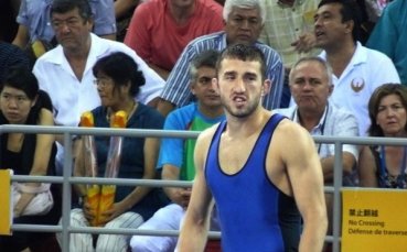 Кирил Терзиев почва срещу румънец в Арена Армеец