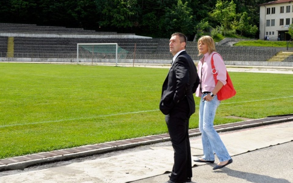 Министър Свилен Нейков провери  състоянието на спортните обекти в Габрово