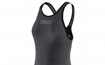 Бански костюми от най-ново поколение за плувците ни