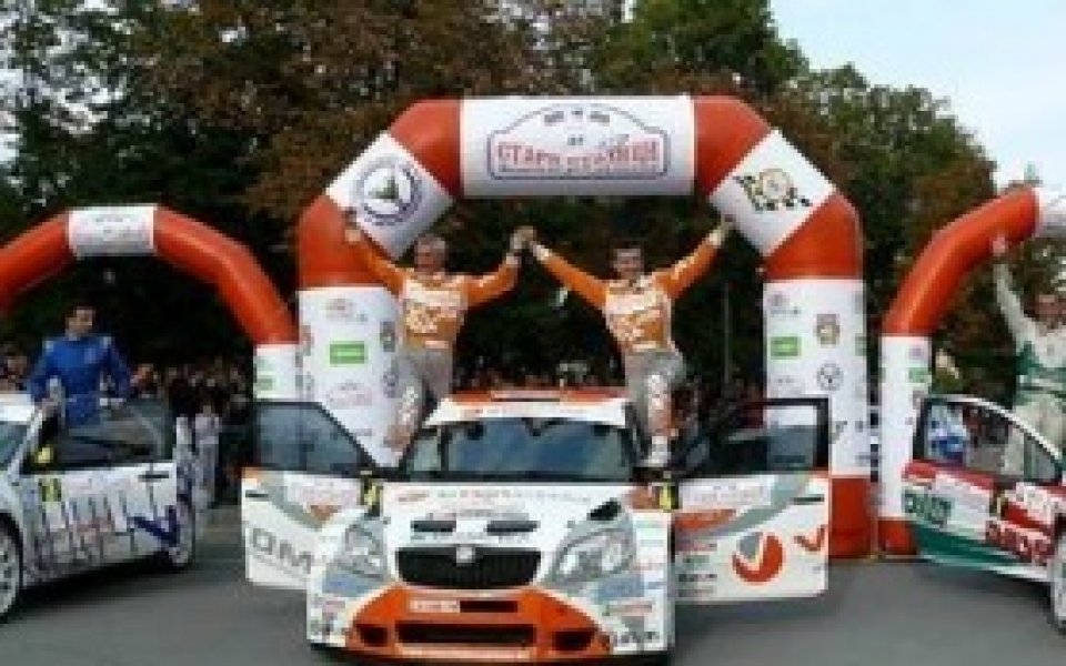 Митко Илиев и Янаки Янакиев за втори път триумфираха на рали България