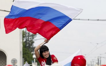 Руски фенове погромиха кино, спряло им мача с Полша