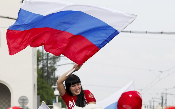 Руски фенове погромиха кино, спряло им мача с Полша