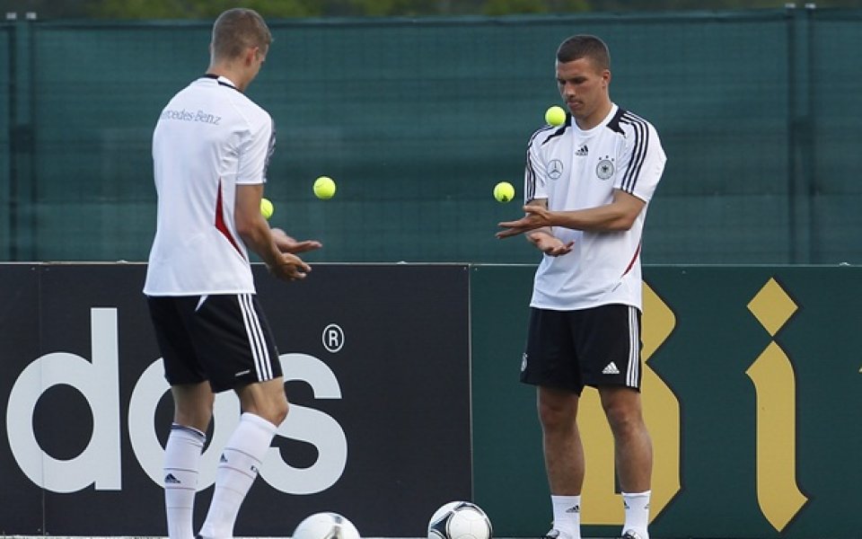 Бендер заменя Боатенг срещу Дания, Подолски ще изиграе своя мач номер 100 за Германия