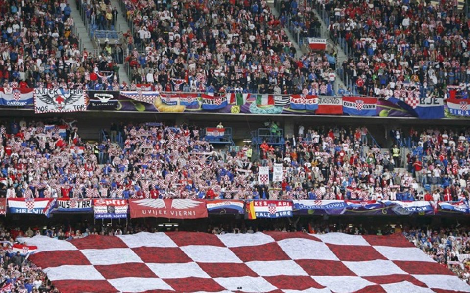 УЕФА пак ще наказва хърватските фенове
