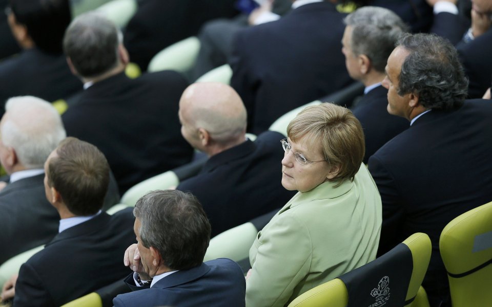 Меркел ще присъства на финала на Евро 2012, ако Германия достигне до мача за титлата