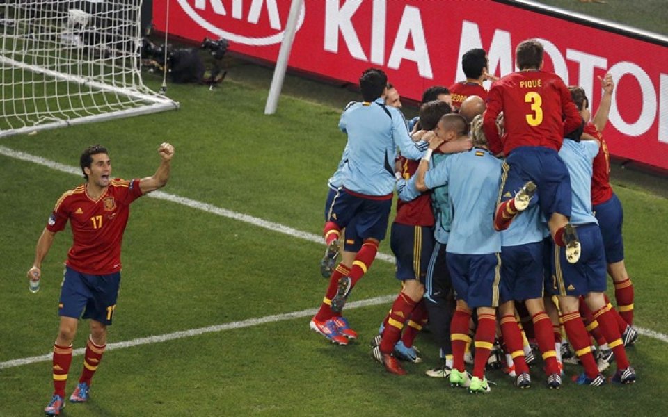 Испания е вторият отбор след Германия с три поредни финала на големи турнири