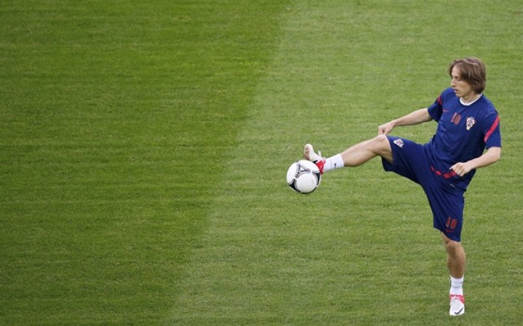 ПСЖ се включи в битката за Модрич