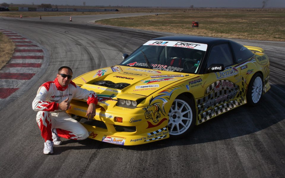Тодор Дунев вади шампионския автомобил с благотворителна цел