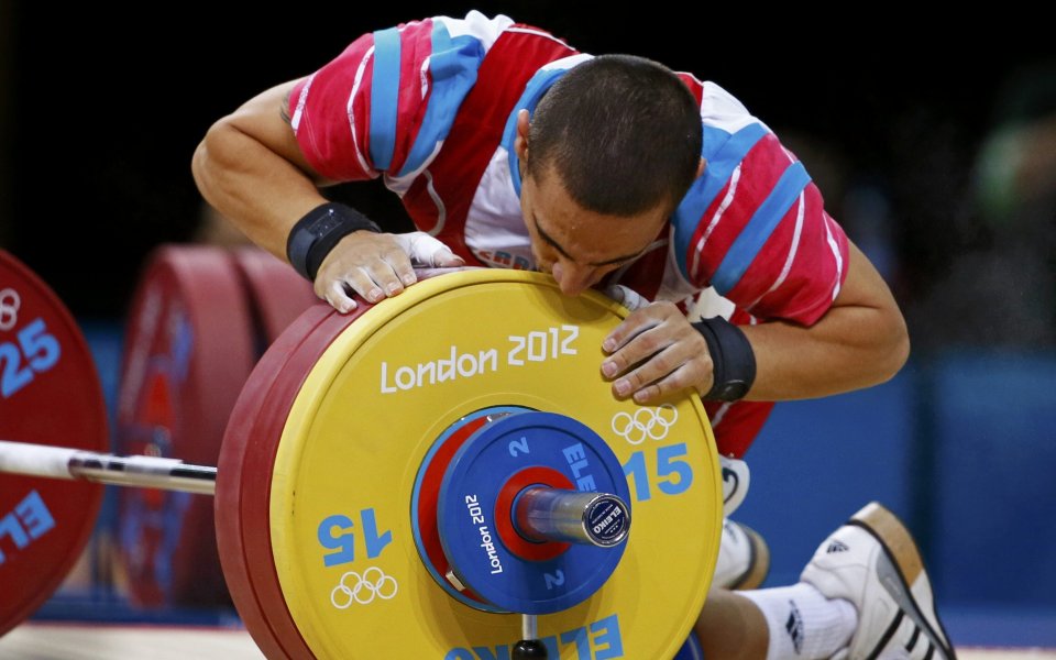 Чол Омюн е шампион по вдигане на тежести в категория до 56 кг, Валентин Христов с бронз