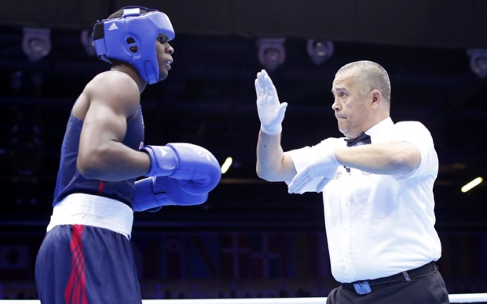Отстраниха съдия от олимпийския боксов турнир заради груба грешка