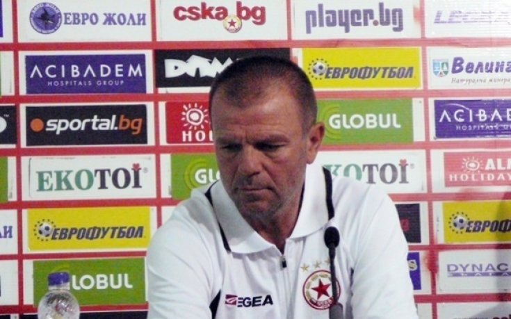 ВИДЕО: Стойчо Младенов: Попълвам групата за Литекс с юноши