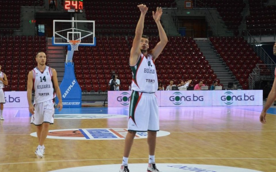 Националите се прибират без победа от Чехия