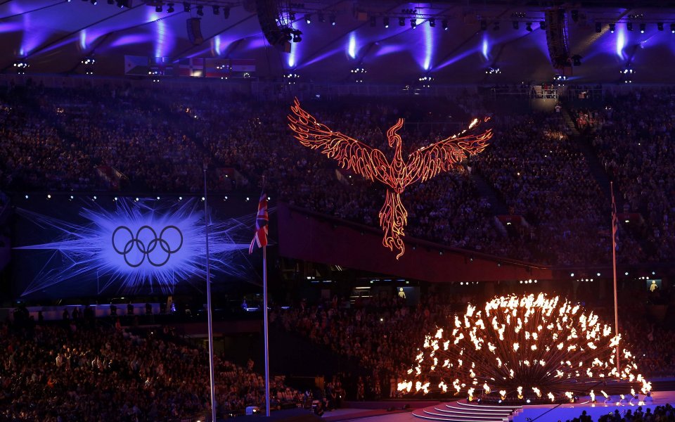 Олимпийският огън в Лондон угасна