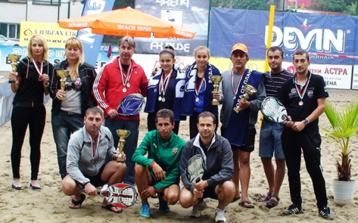 И дъждът не спря турнира по плажен тенис в Русе