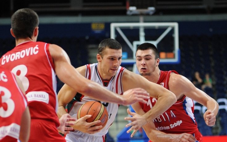 България загуби достойно в тежка битка със Сърбия, още има шанс за Световно