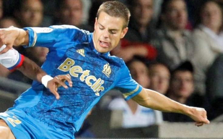 Челси близо до привличането на Аспиликуета