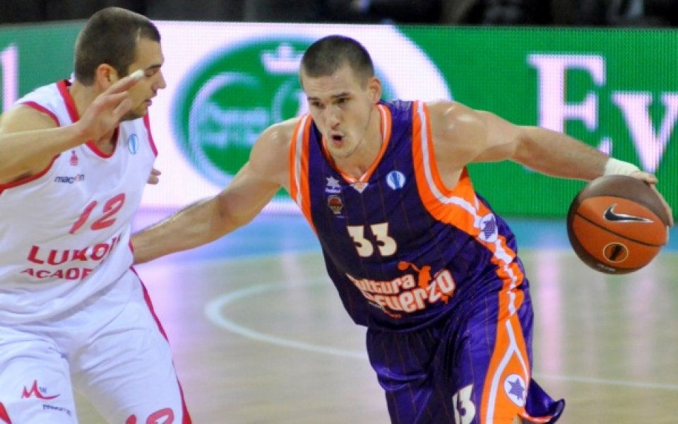 Нелепа травма извади американец за мача с България