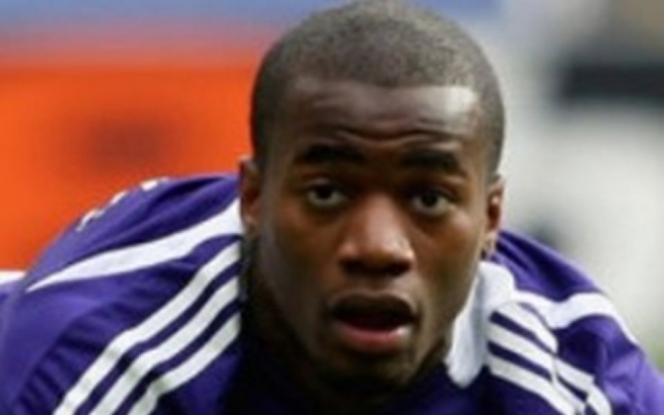 Норич се подсили със защитник от Тотнъм