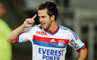 Тотнъм преговаря с Рома за Пянич