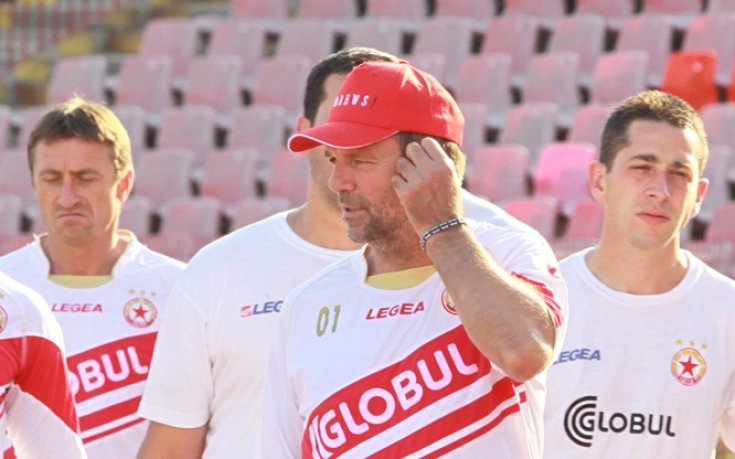 Стойчо Младенов: Не може да продължаваме в подобна безтегловност