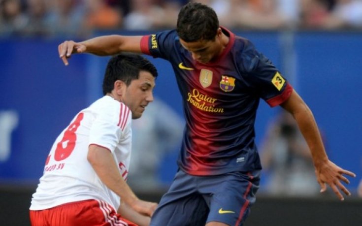 Барса може да продаде Афелай или Дос Сантос