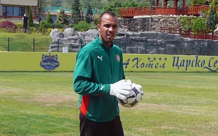 Ники Михайлов и Твенте отстраниха Бурса с драма