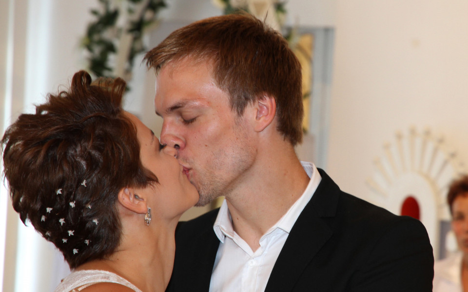 СНИМКИ: Ваня Джаферович мина под венчилото с Евгения Ангелова