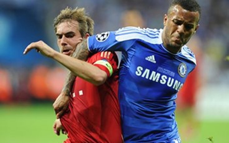 Челси възнагради Бертран с 5-годишен договор