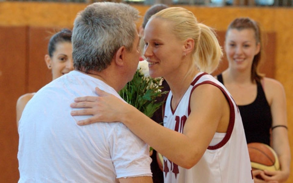 Мерике Андерсон с първа тренировка за Дунав 8806