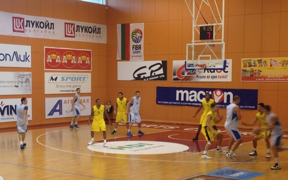 Левски с първа проверка, загуби с две точки от Арис