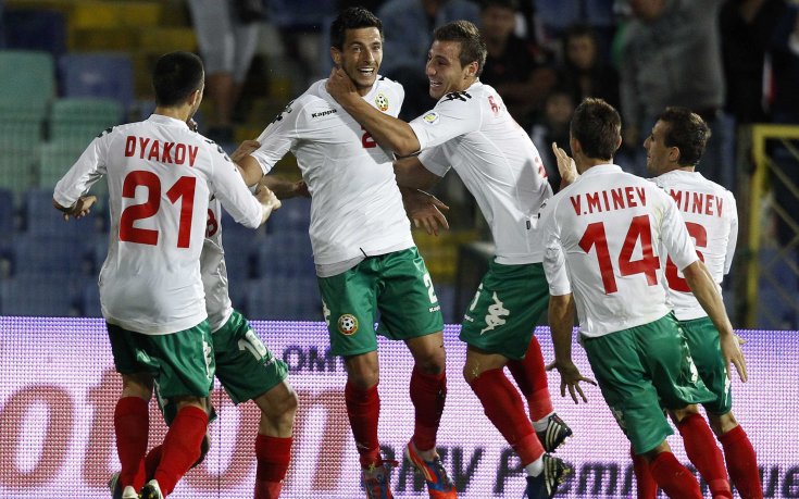 България продължи възхода с победа, Армения ни нарита, но не ни спря