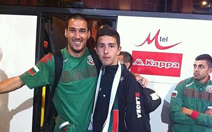 Националите поздравиха момчето, ударено на пистата от арменски футболист