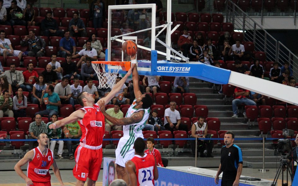 Панатинайкос отказа Цървена звезда в първия мач от турнира на Лукойл