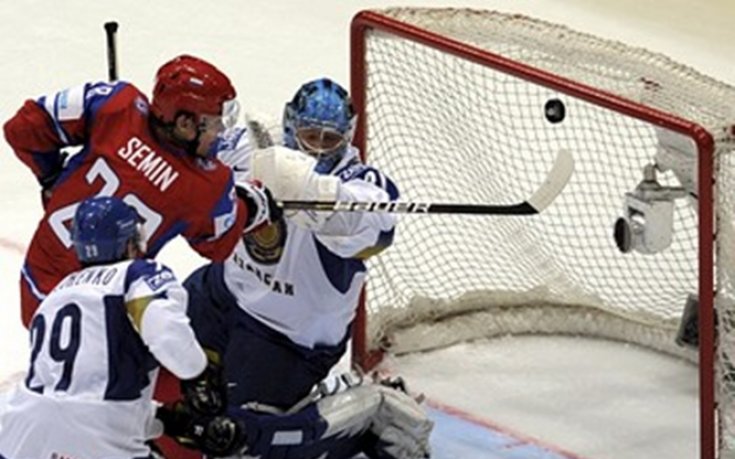 Сьомин подписа договор за без заплата