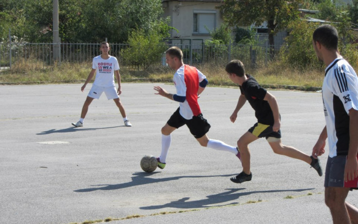 СНИМКИ: Единайсетокласници водят във футболния турнир на НГДЕК