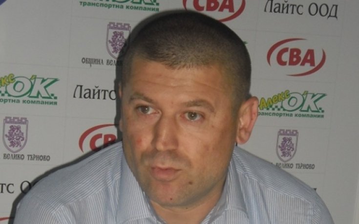 Викат играчите на Етър, нотариус ги чака на 