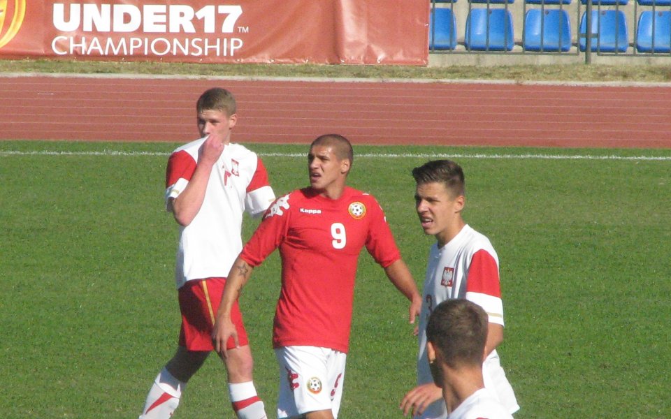 Гол в добавеното време посече юношите в Сливен