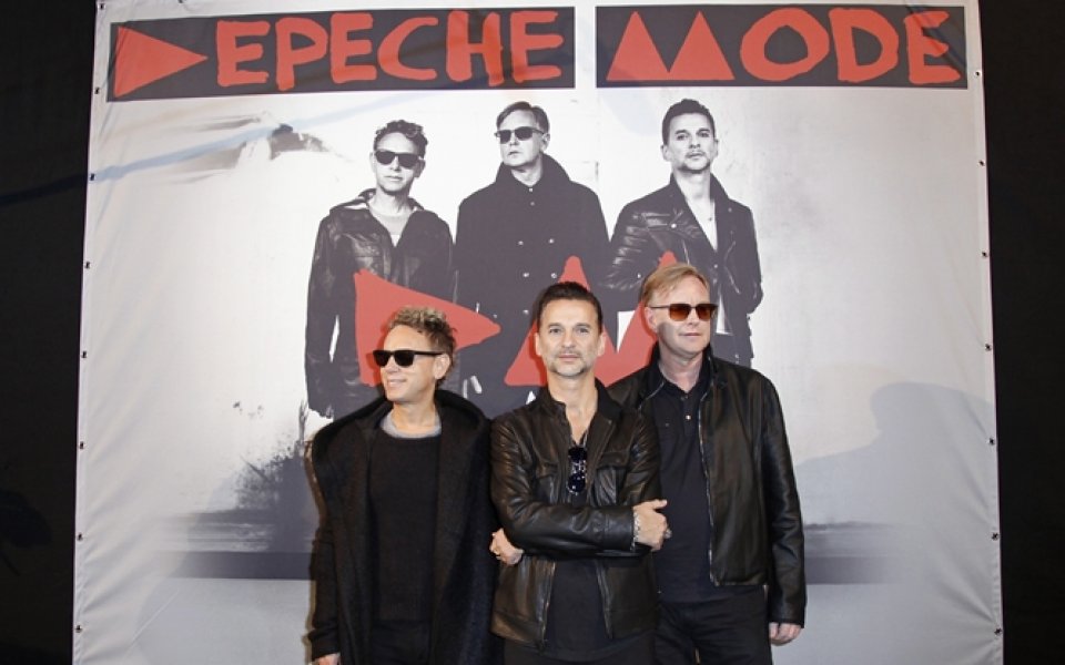 Depeche Mode акостира на Герена през май